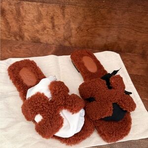 Hermes Brown Fuzzy Sandals